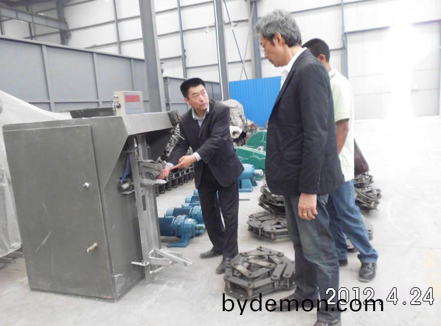 南美公司来我参观并对设备使用现场进行实地考察