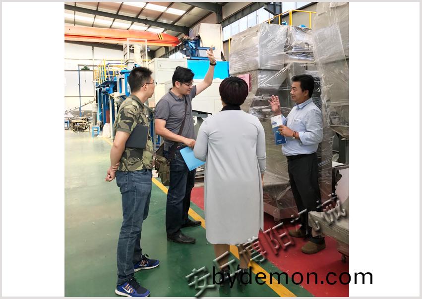 欢迎马来西亚的自动拆包机客户的到访