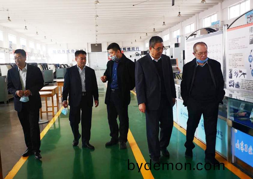 抗击疫情在路上, 博阳机械为工业技师学院捐赠物资