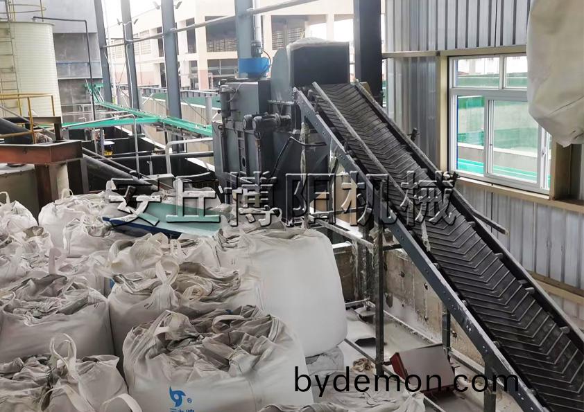 氢氧化钠自动拆袋机 纯碱自动拆包机工作原理