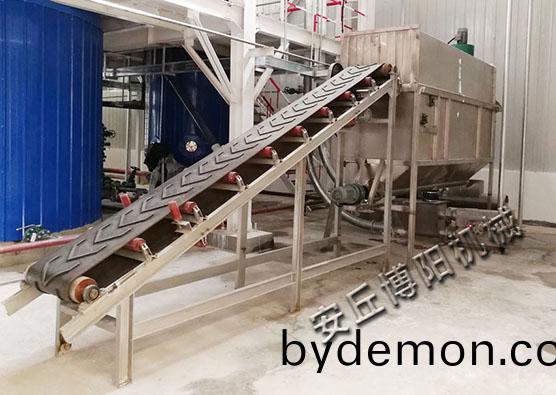 水泥拆包机在使用时还可以搭配哪些设备