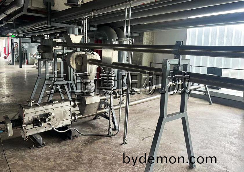 安丘博阳灰钙粉管链式输送机可根据用户需求多点下料