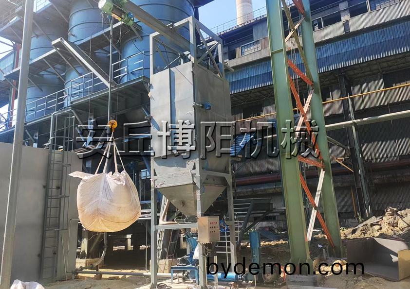 硫酸铵吨袋拆包机为啥被广泛应用于袋装粉粒物料?