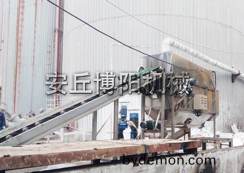 片碱自动拆包机应该如何做好养护工作?