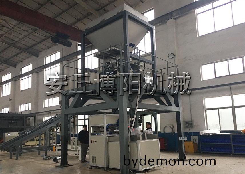 化肥全自动包装秤如何将工人从繁重的环境中解脱出来?