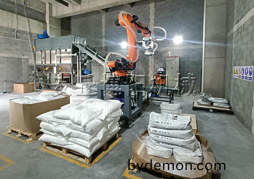企业为什么要使用氧化铝粉自动拆包机器人呢?
