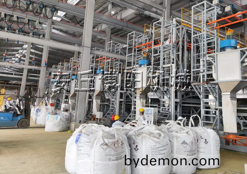 粉体全自动吨袋拆袋机的特点和配套设备有哪些?