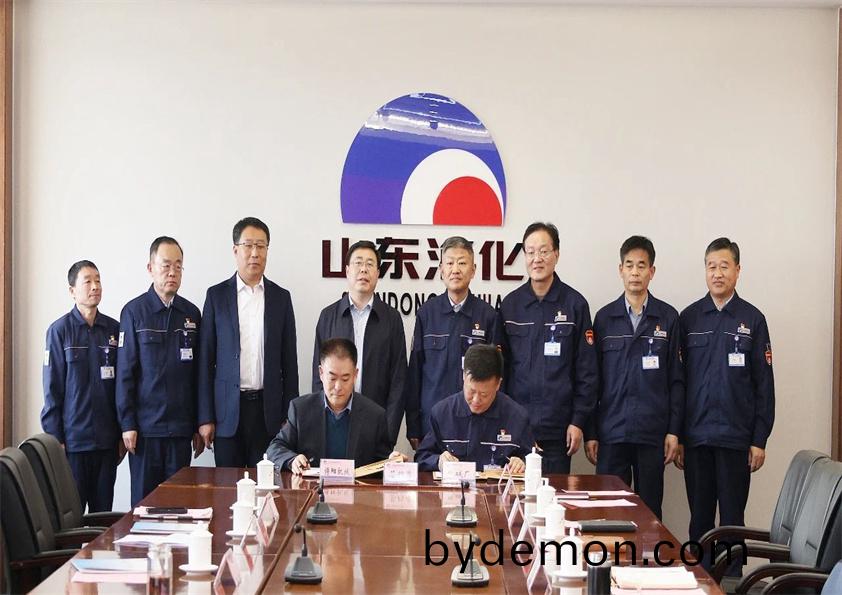 安丘市委书记贾勤清一行到山东海化—博阳机械数转智改研发中心实地考察