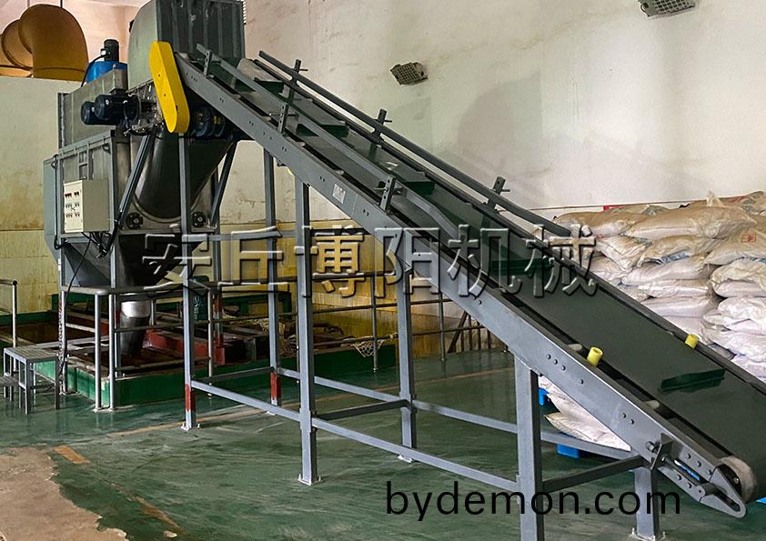 你知道饲料自动拆包设备是怎样工作的吗?