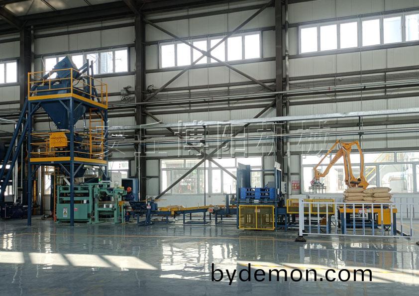 三聚氰胺全自动包装设备配套自动码垛机械手的工作流程