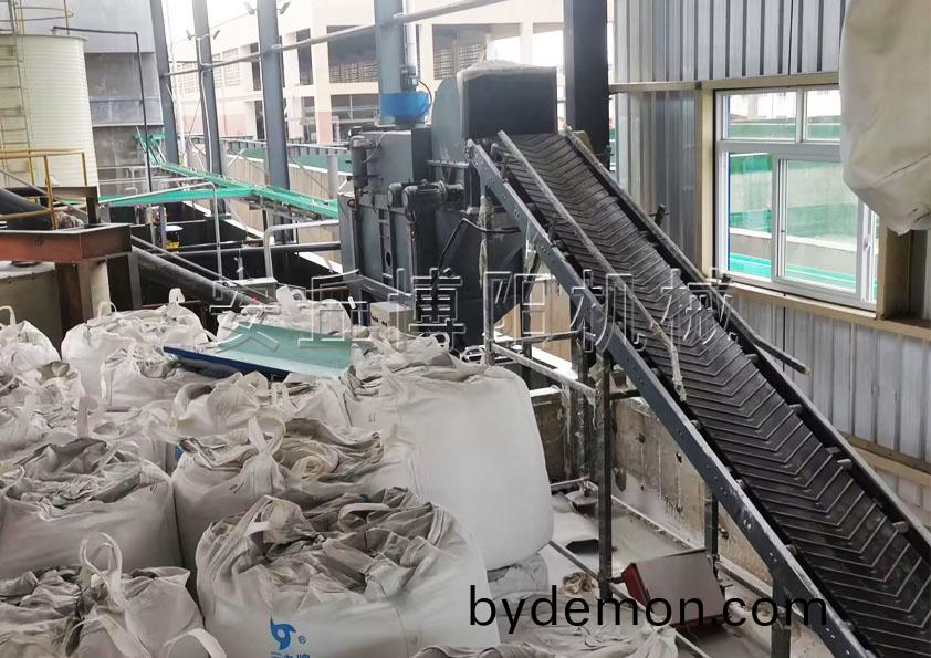 纯碱自动拆包机工作原理 自动拆袋机的主要结构组成
