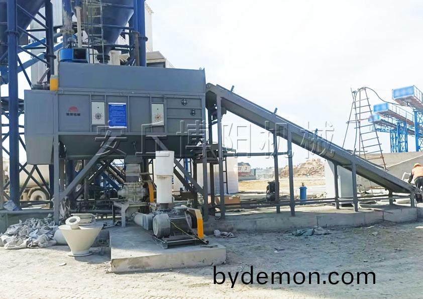 水泥自动拆袋机的工作原理和显著优势有哪些呢?